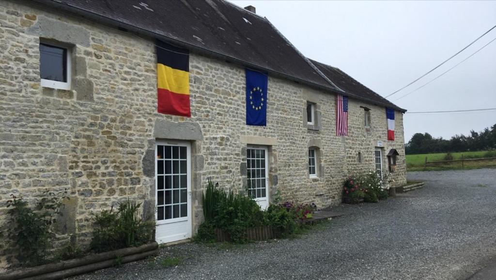 chevrerie de la huberdiere Liesville-sur-Douve Exterior foto